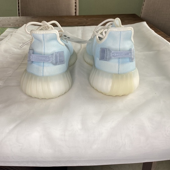 New Yeezy boost 350 V2 Mono Ice - Picture 2 of 6